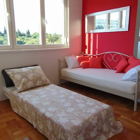 Augusta * Ζαντάρ