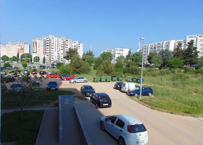 شقة Augusta زادار